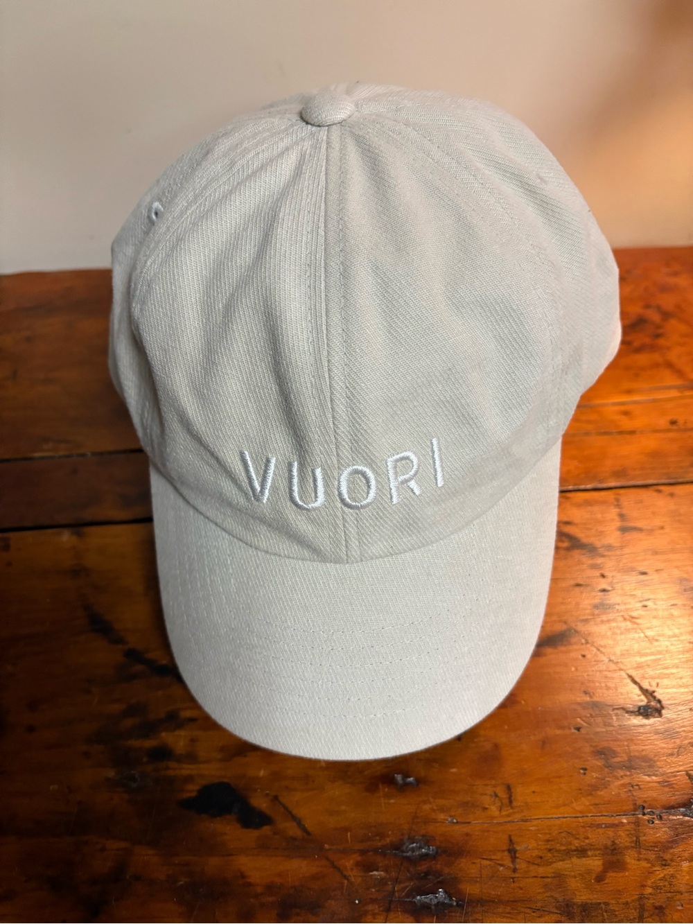 Vuori Light Beige Logo Baseball Cap 6 Panel Dads Cap OS NWT